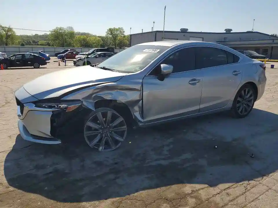 JM1GL1VM6J1313895 2018 MAZDA 6-0