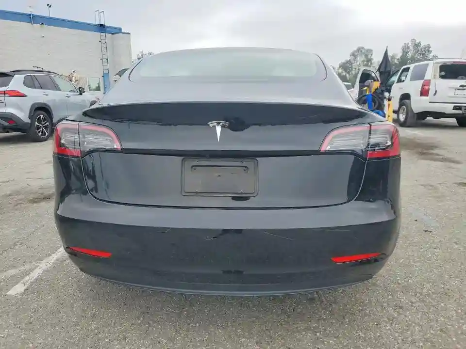 5YJ3E1EA3PF587702 2023 TESLA MODEL 3-5