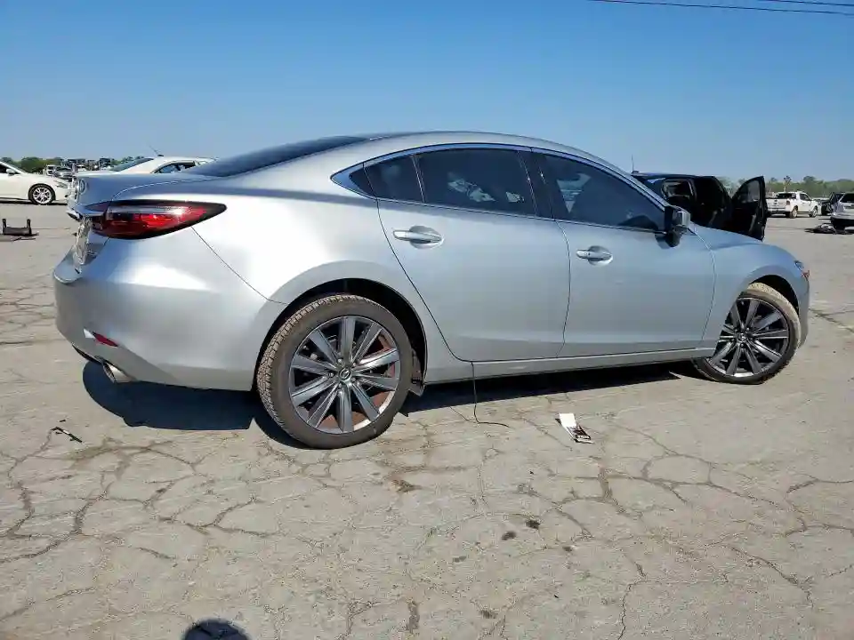 JM1GL1VM6J1313895 2018 MAZDA 6-2