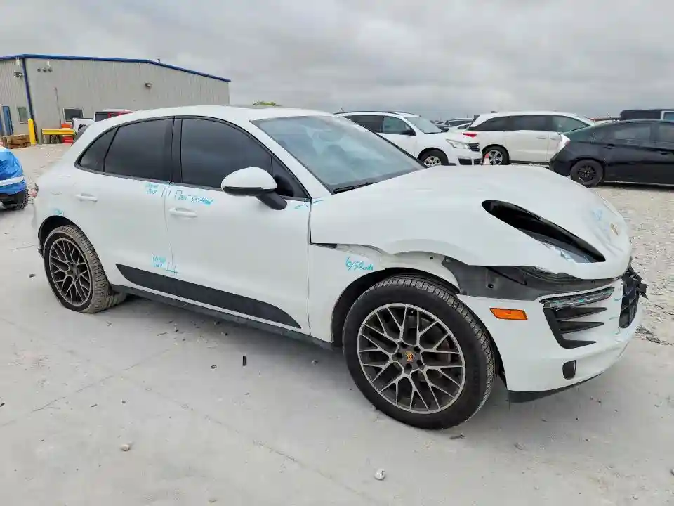WP1AA2A53JLB20493 2018 PORSCHE MACAN-3
