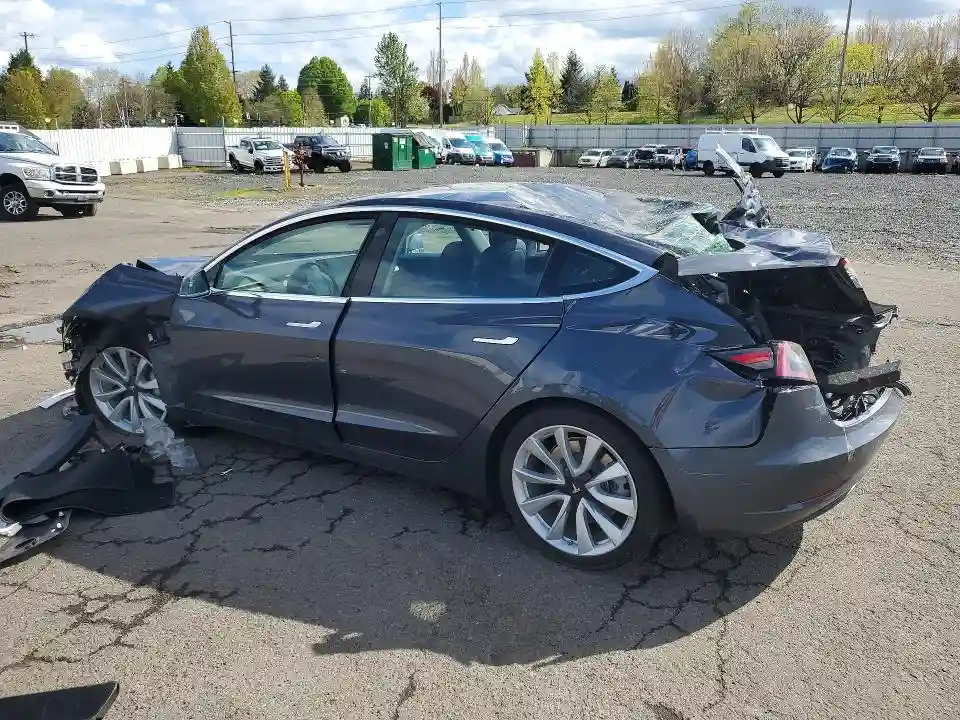 5YJ3E1EA8JF050976 2018 TESLA MODEL 3-1