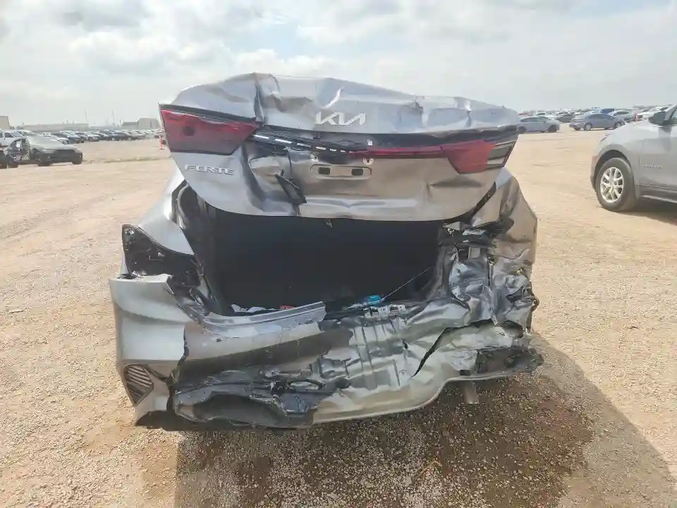3KPF24AD5NE430117 2022 KIA FORTE LXS-5