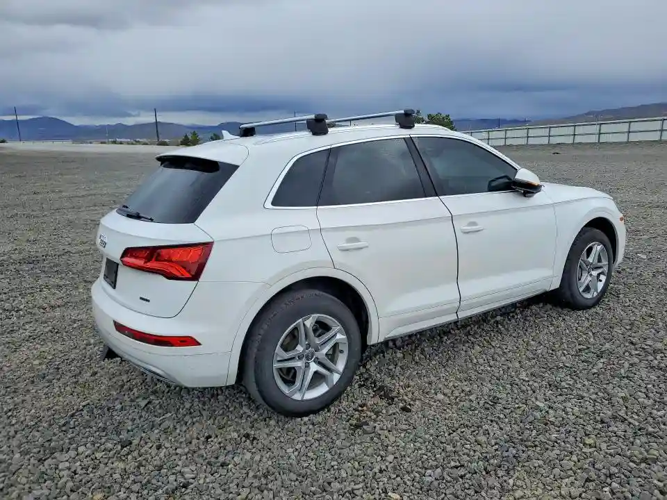 WA1ANAFY5K2140989 2019 AUDI Q5-2