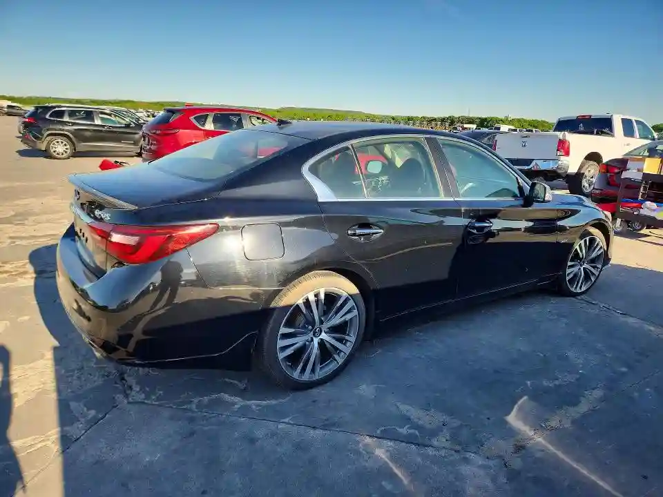 JN1EV7AR2JM434124 2018 INFINITI Q50-2
