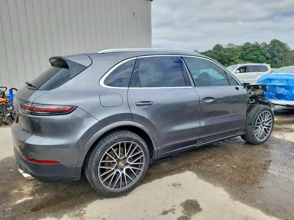 WP1AA2AY8KDA07919 2019 PORSCHE CAYENNE-2