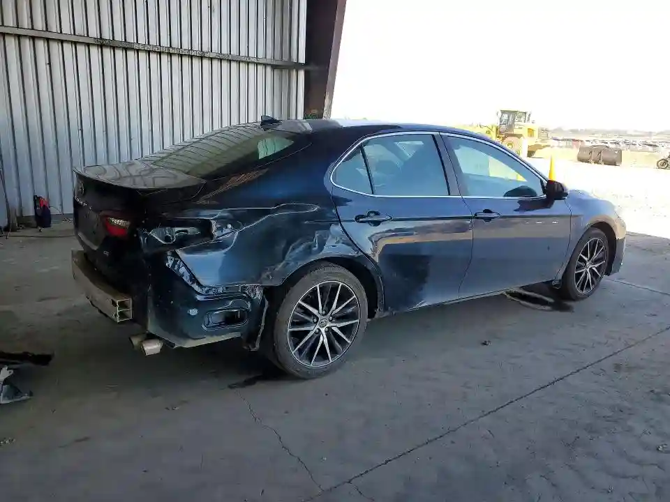 4T1G11AK8MU604083 2021 TOYOTA CAMRY-2
