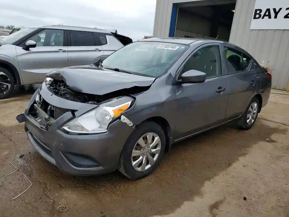 3N1CN7AP6JL807682 2018 NISSAN VERSA-0