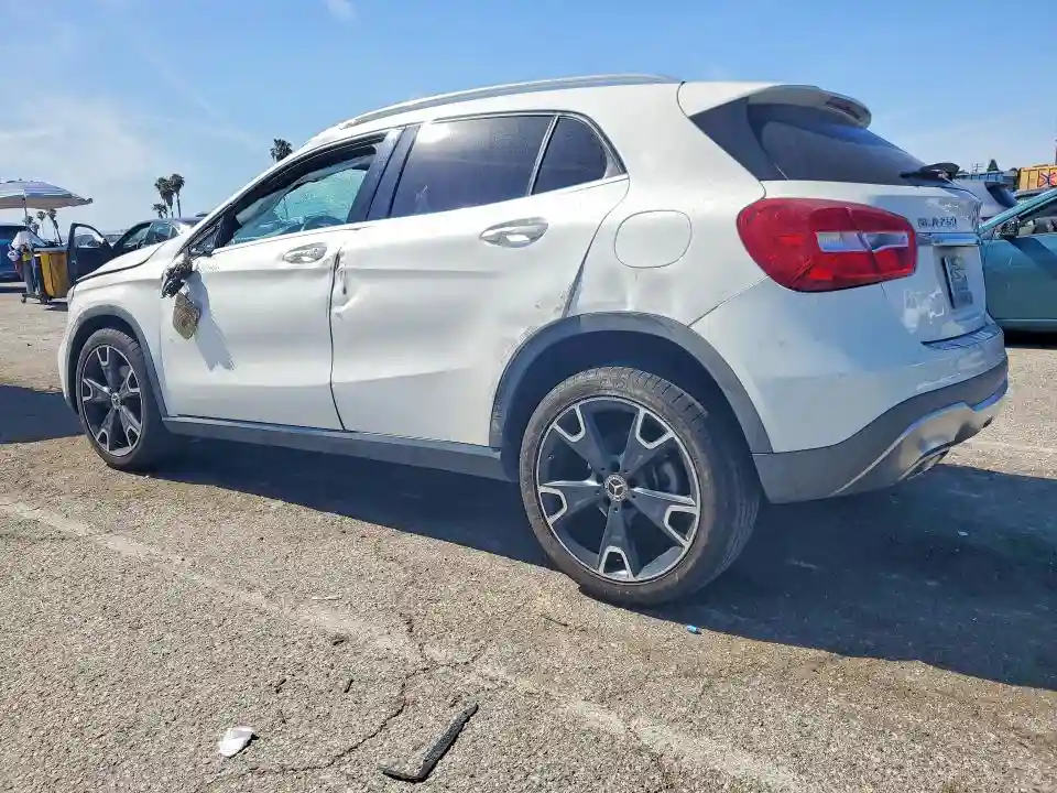 WDCTG4EB5KU010569 2019 MERCEDES-BENZ GLA-CLASS-1
