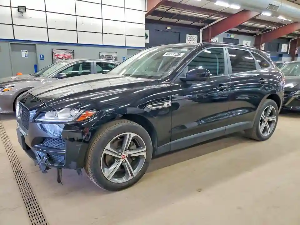 SADCJ2BVXHA880147 2017 JAGUAR F-PACE-0