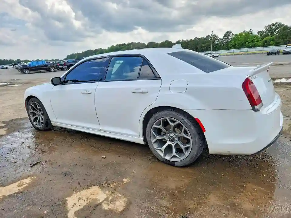 2C3CCABG3JH240035 2018 CHRYSLER 300-1