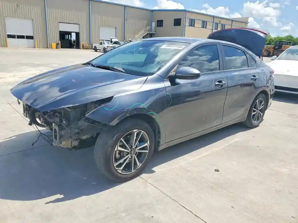 3KPF24AD9PE653988 2023 KIA FORTE-0