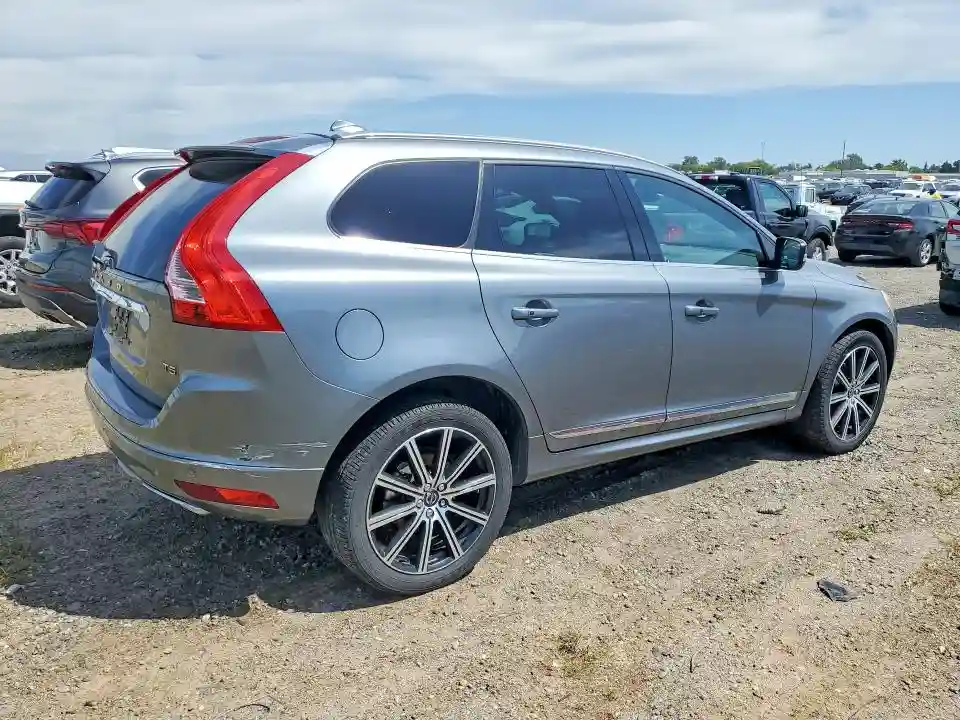 YV440MDM9G2868631 2016 VOLVO XC60-2