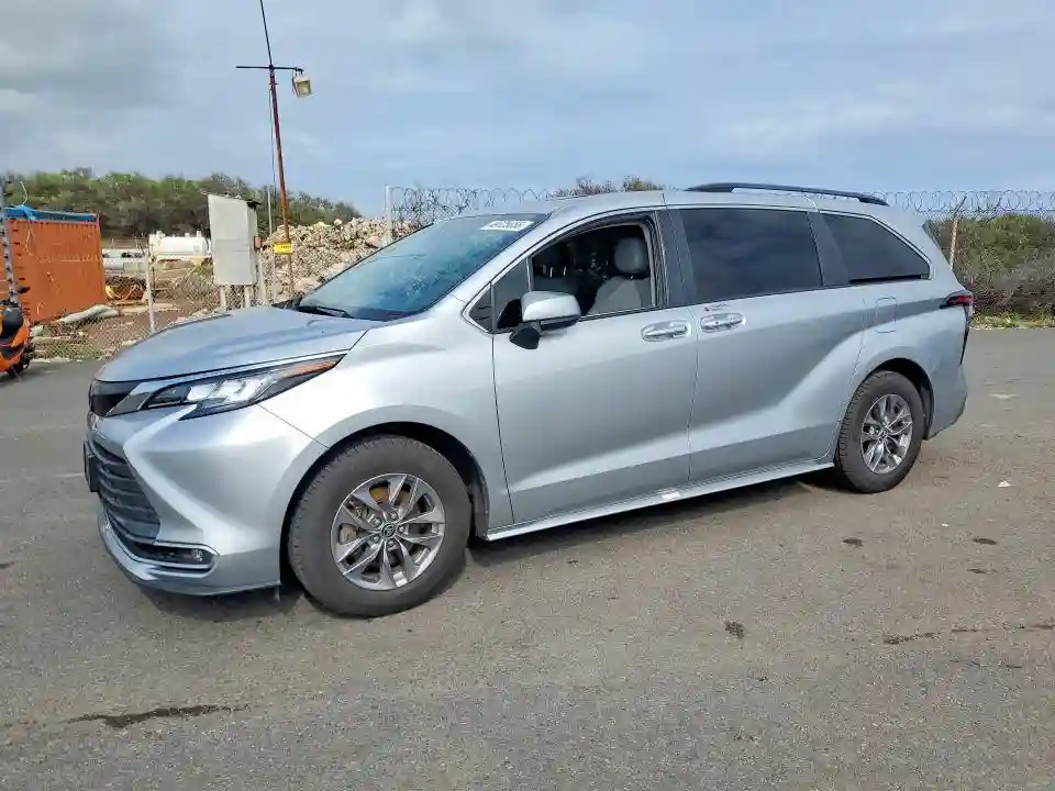 5TDYRKEC3PS144026 2023 TOYOTA SIENNA-0