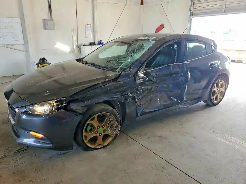 3MZBN1L33JM262158 2018 MAZDA 3-0