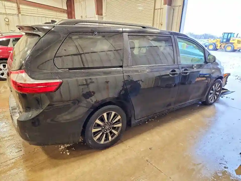 5TDJZ3DC3KS220913 2019 TOYOTA SIENNA-2