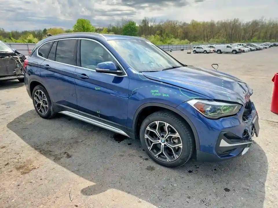 WBXJG9C08M3M73460 2021 BMW X1-3