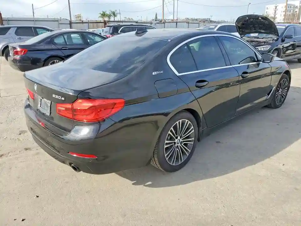 WBAJA9C52KB399446 2019 BMW 5 SERIES-2