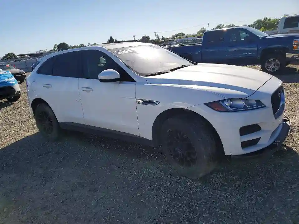SADCS2BV8HA490208 2017 JAGUAR F-PACE-1
