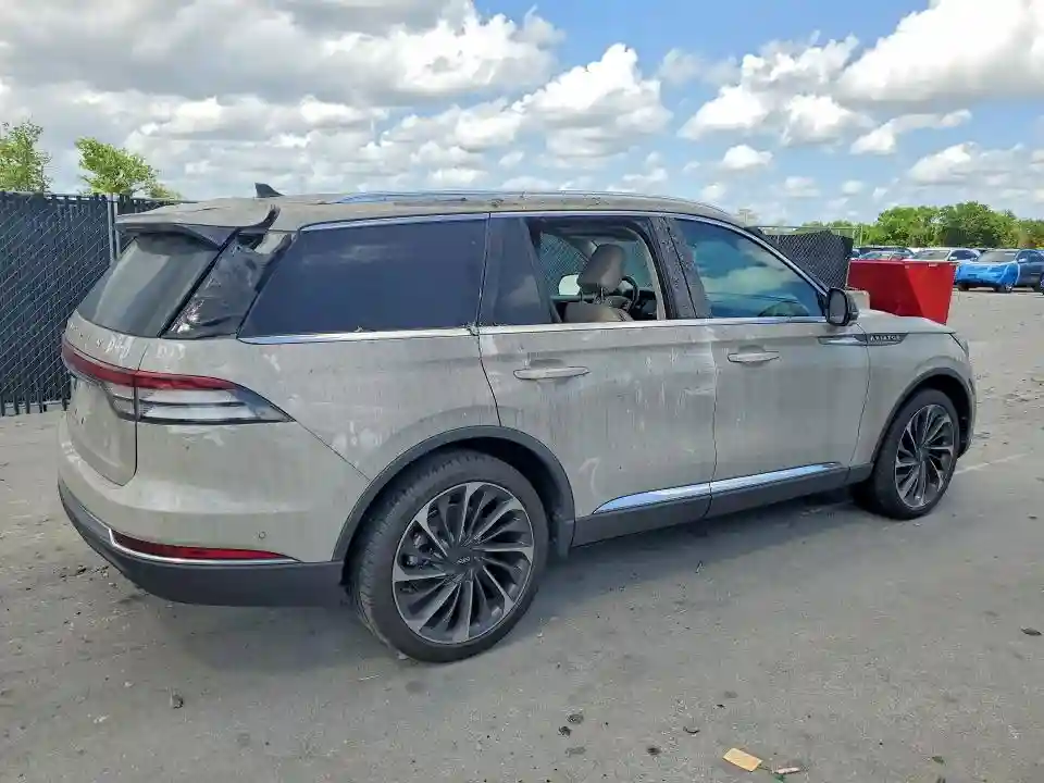 5LM5J7WC7RGL00337 2024 LINCOLN AVIATOR-2