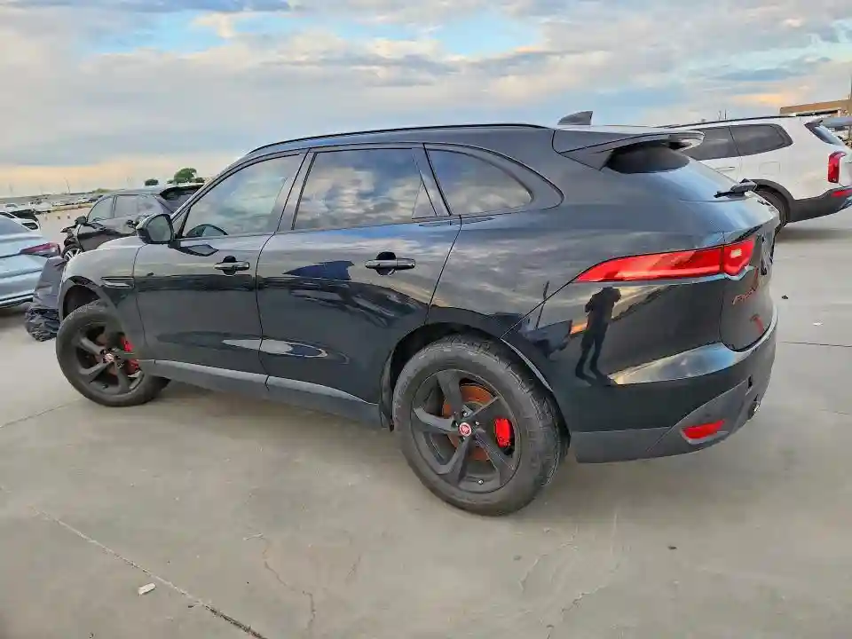 SADCJ2FX2JA266081 2018 JAGUAR F-PACE-1