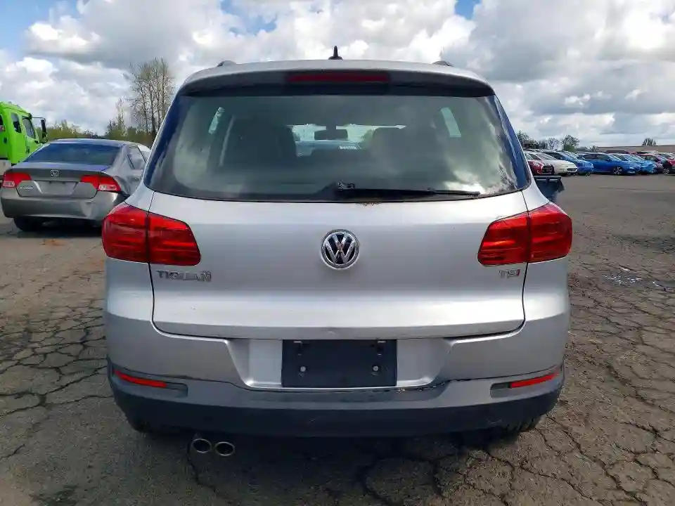 WVGAV7AX9HK029325 2017 VOLKSWAGEN TIGUAN-5