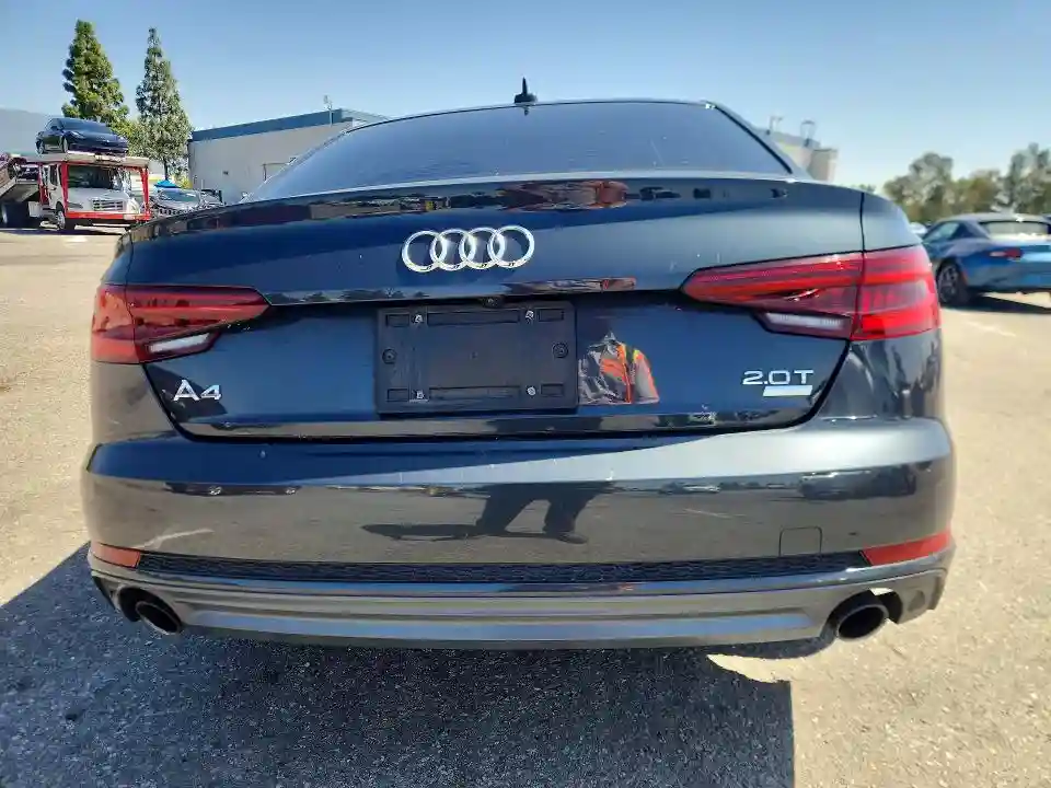 WAUKMAF45JA232552 2018 AUDI A4-5