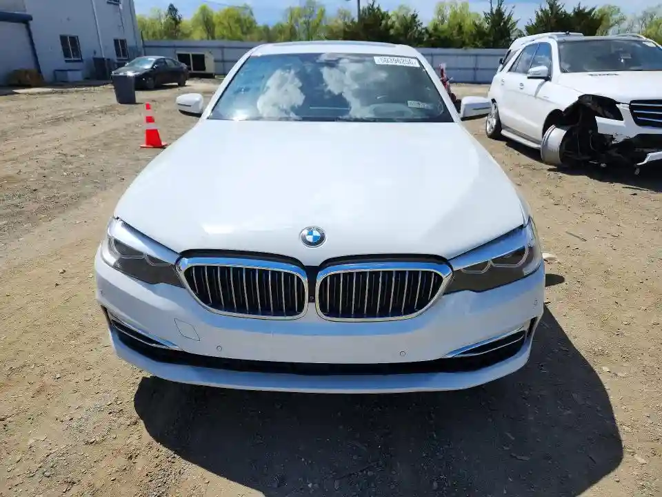 WBAJB1C53JB084961 2018 BMW 5 SERIES-4