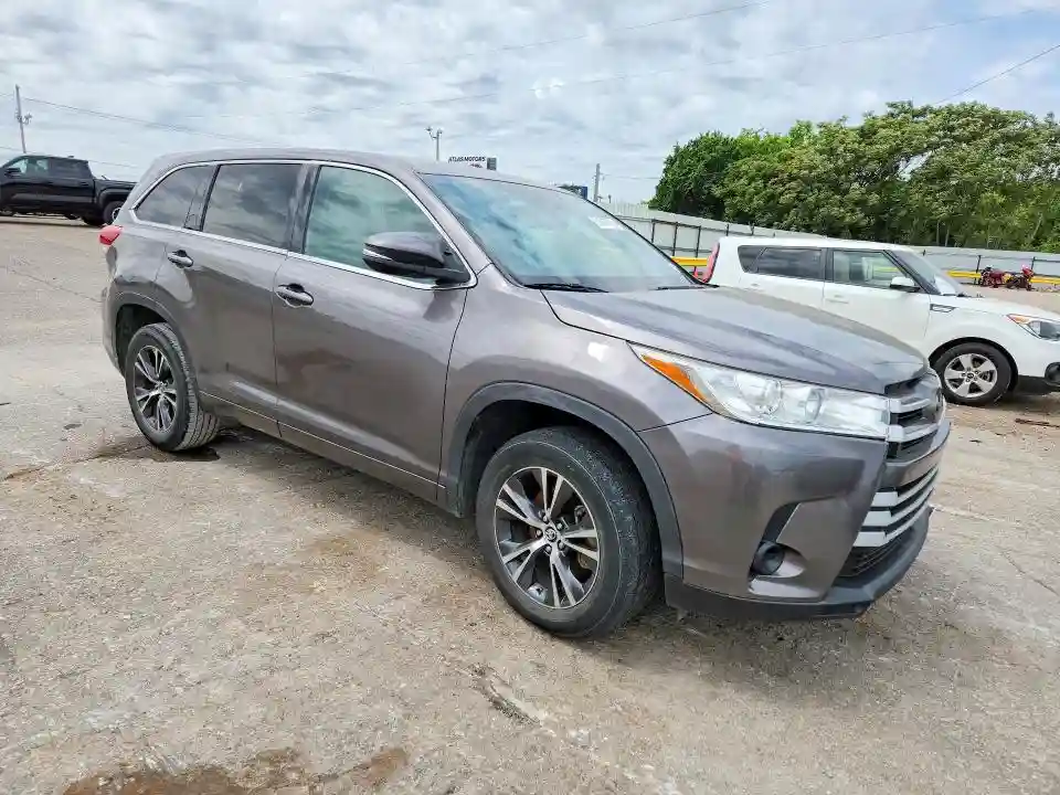 5TDZARFH3JS034471 2018 TOYOTA HIGHLANDER-3