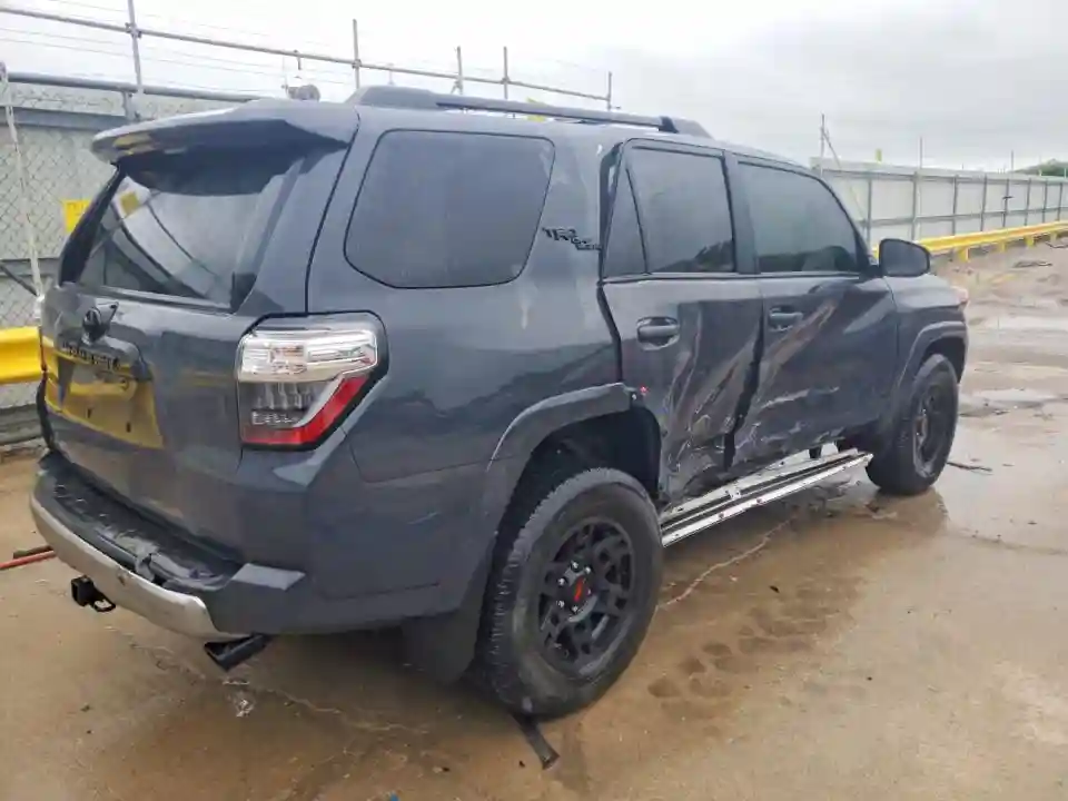 JTERU5JR1R6242050 2024 TOYOTA 4RUNNER-2