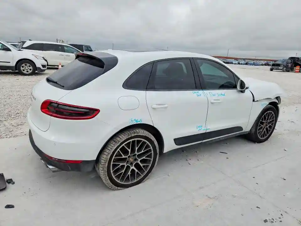 WP1AA2A53JLB20493 2018 PORSCHE MACAN-2