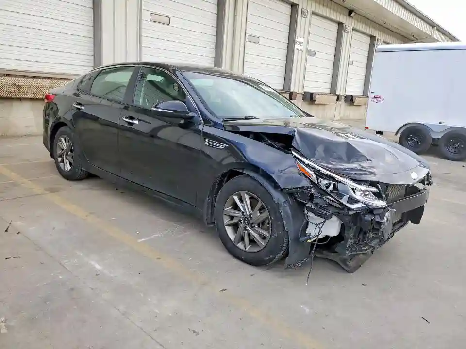 5XXGT4L32KG325785 2019 KIA OPTIMA LX-3