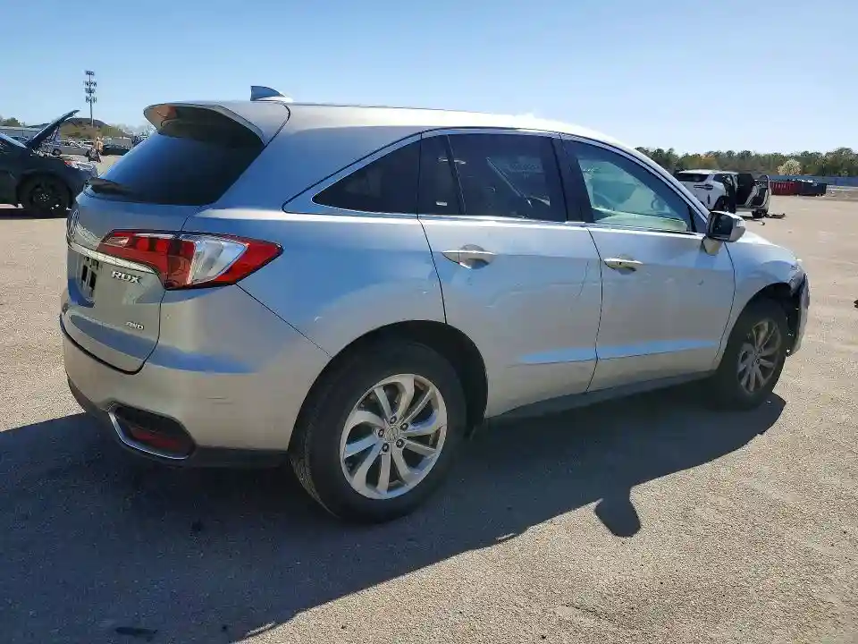5J8TB4H38JL009978 2018 ACURA RDX-2