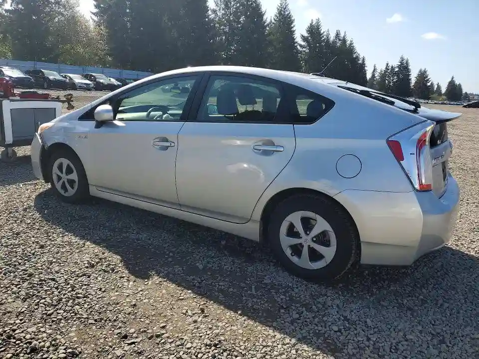 JTDKN3DU4F0396628 2015 TOYOTA PRIUS THRE-1