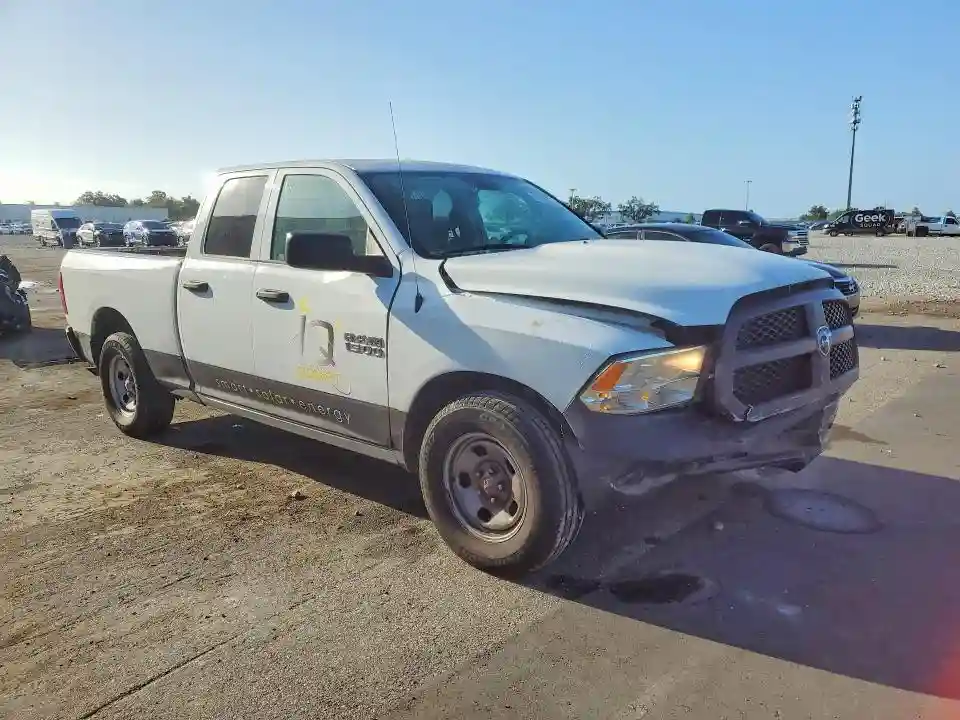 1C6RR6FT2HS846879 2017 RAM 1500-3