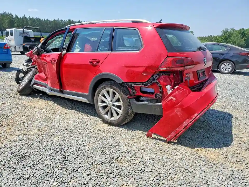 3VWH17AU4HM511050 2017 VOLKSWAGEN GOLF-1