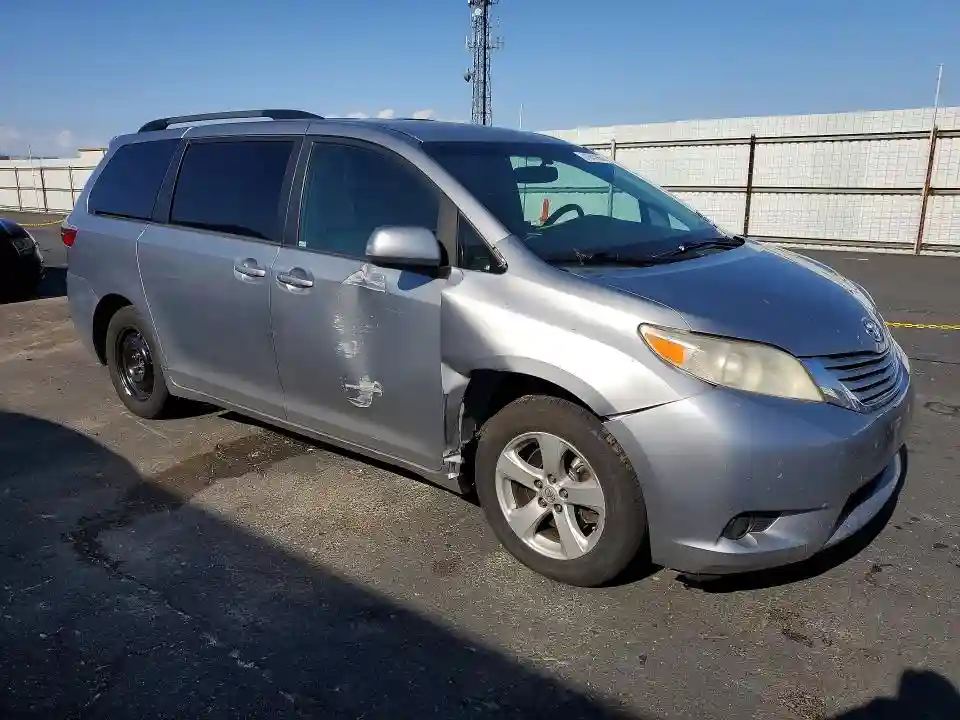 5TDKK3DC2FS644940 2015 TOYOTA SIENNA-3