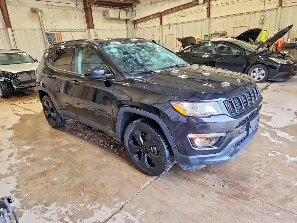 3C4NJDBB7JT453903 2018 JEEP COMPASS-3