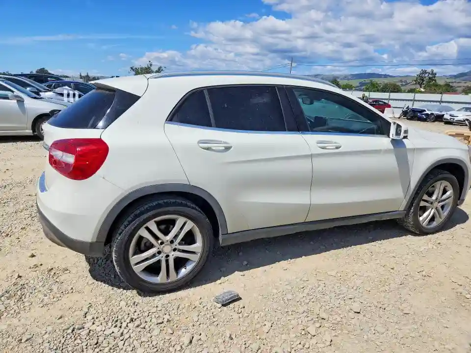 WDCTG4EB9HJ349846 2017 MERCEDES-BENZ GLA-CLASS-2