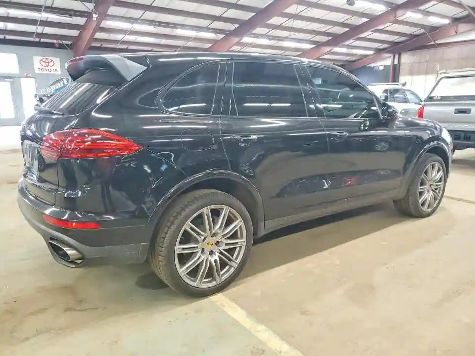WP1AA2A24HKA83444 2017 PORSCHE CAYENNE-2