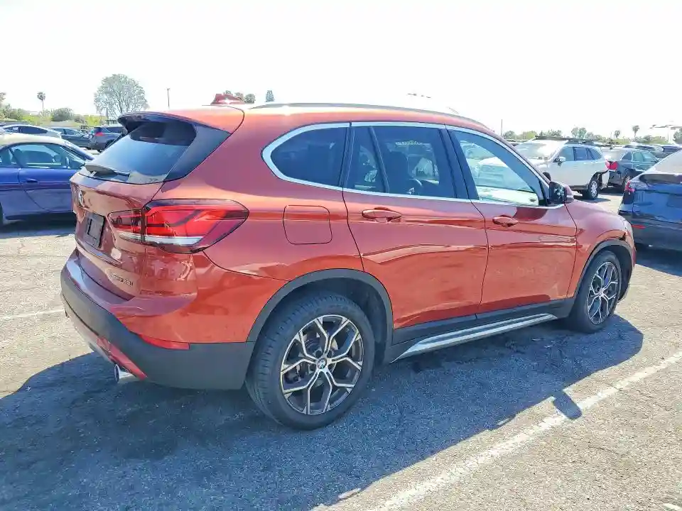 WBXJG7C01L5P44172 2020 BMW X1-2
