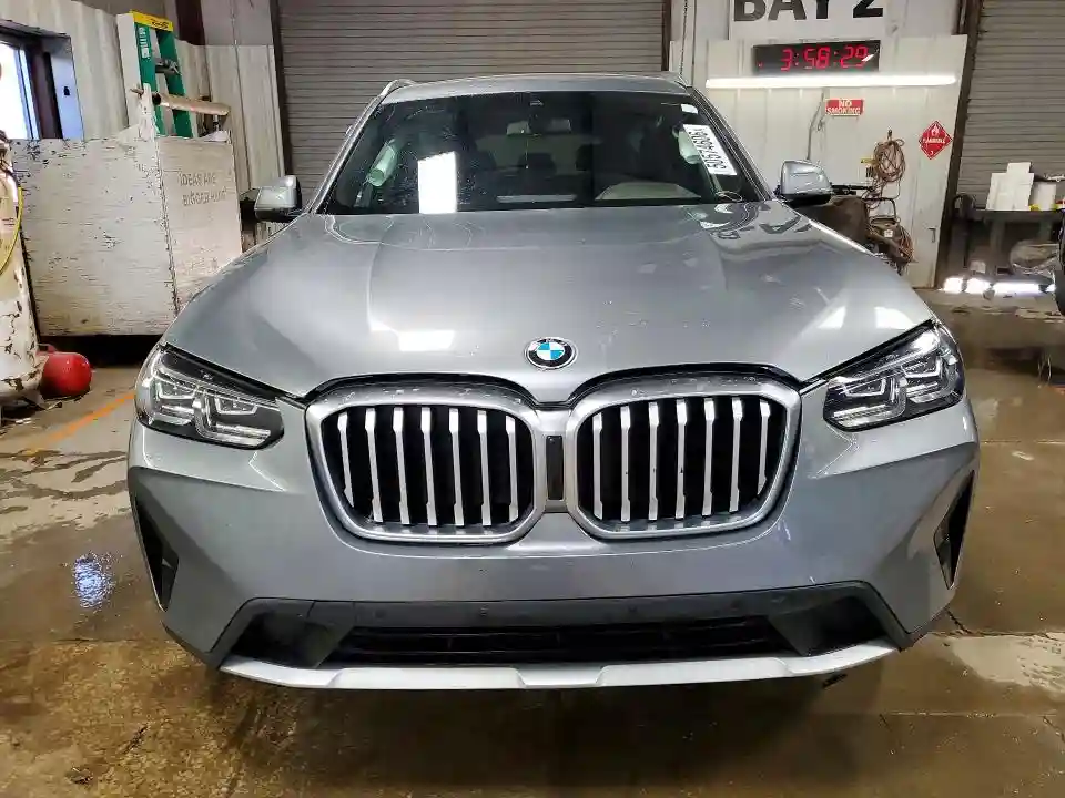 5UX53DP02P9S10890 2023 BMW X3-4