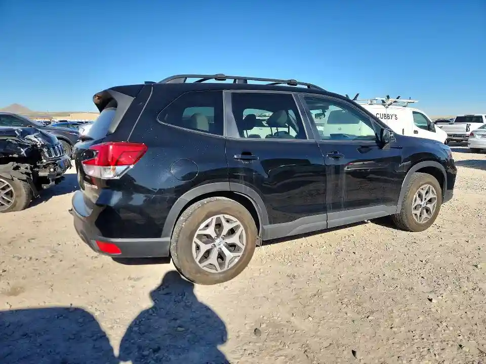 JF2SKAJC8MH438016 2021 SUBARU FORESTER-2