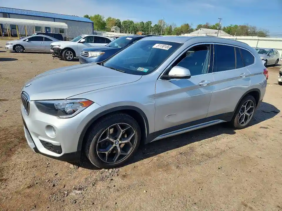WBXHT3C31H5F72040 2017 BMW X1-0