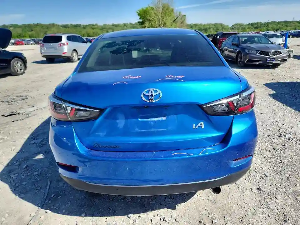 3MYDLBYV4JY331113 2018 TOYOTA YARIS-5
