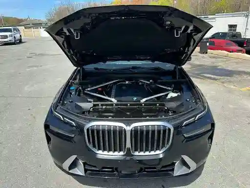 5UX23EM04S9Y27987 2025 BMW X7-4