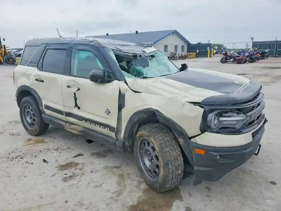 3FMCR9C60RRF11367 2024 FORD BRONCO-3