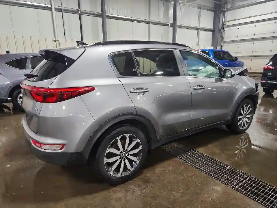 KNDPNCAC3J7360205 2018 KIA SPORTAGE-2