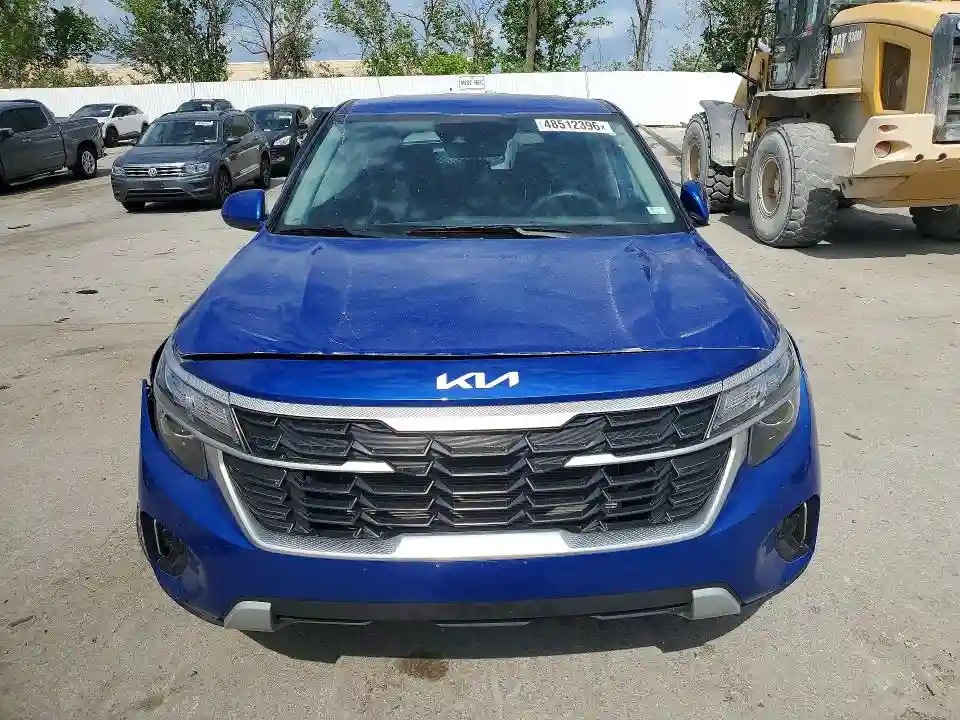 KNDEPCAA4R7475794 2024 KIA SELTOS-4