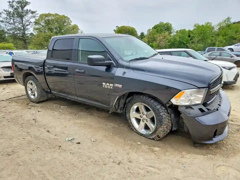 3C6RR7KTXHG703309 2017 RAM 1500-3