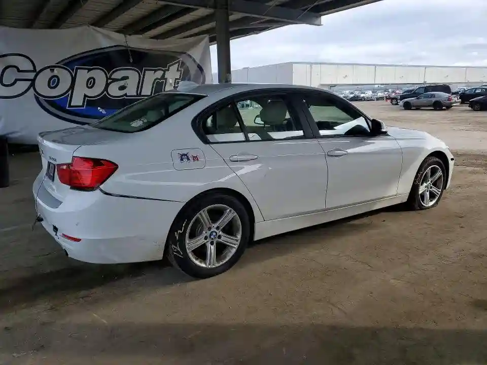 WBA3B1C57FK136110 2015 BMW 3 SERIES-2